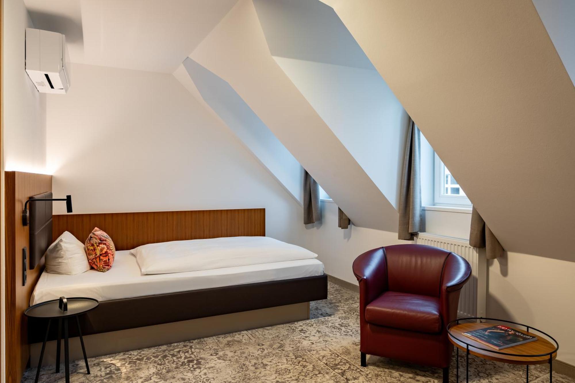 Hotel Alma Am Anger แอร์ฟวร์ท ภายนอก รูปภาพ