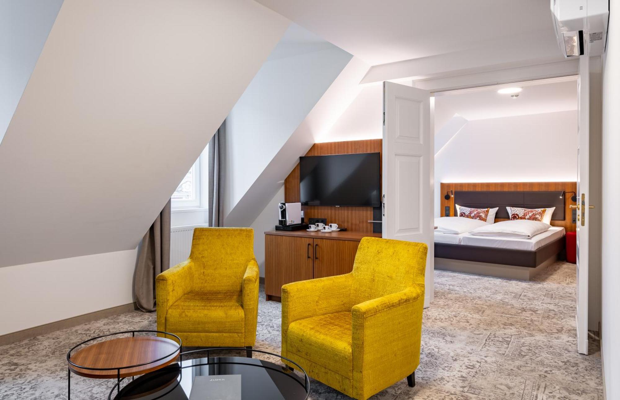 Hotel Alma Am Anger แอร์ฟวร์ท ภายนอก รูปภาพ