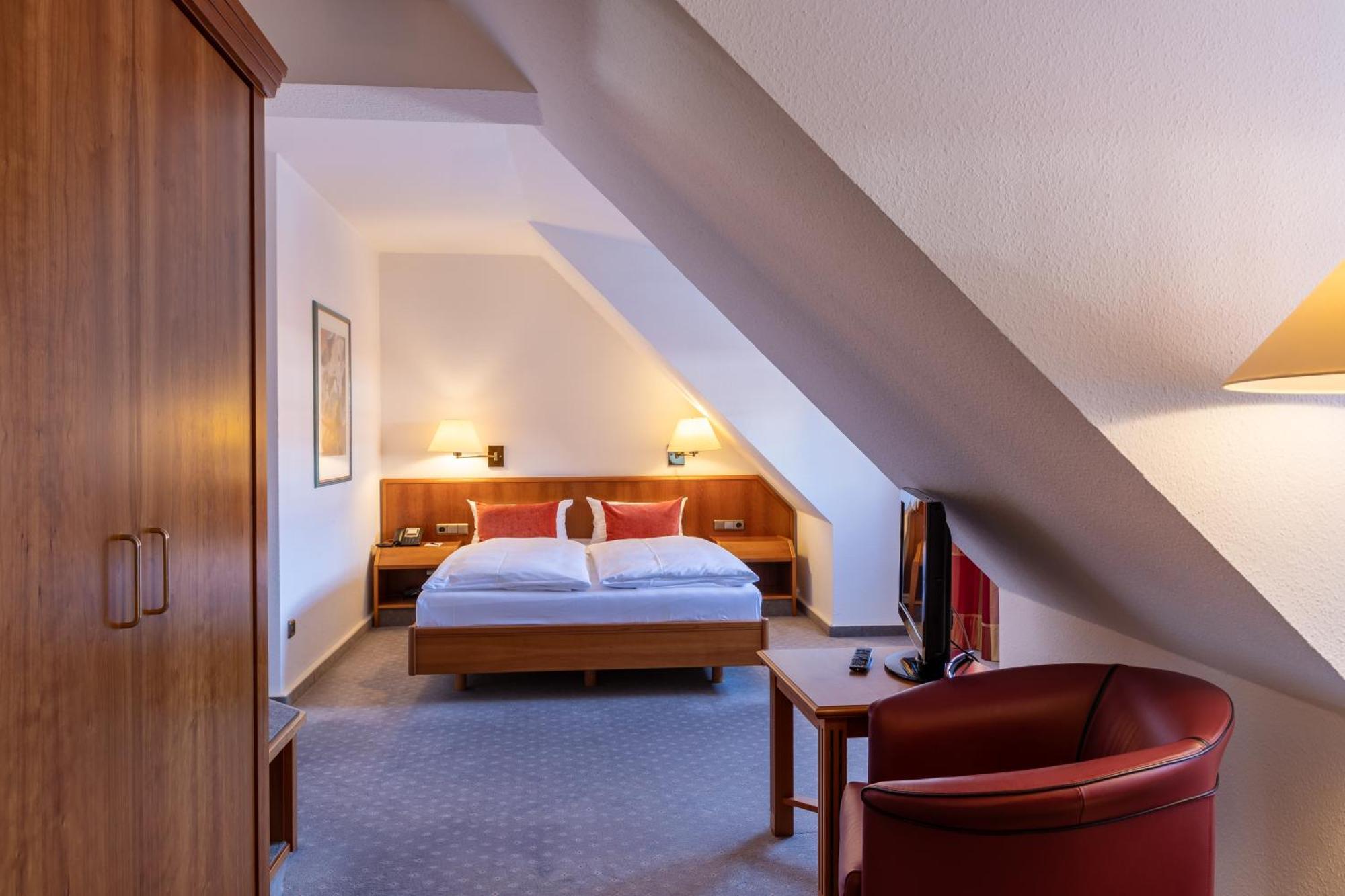 Hotel Alma Am Anger แอร์ฟวร์ท ภายนอก รูปภาพ