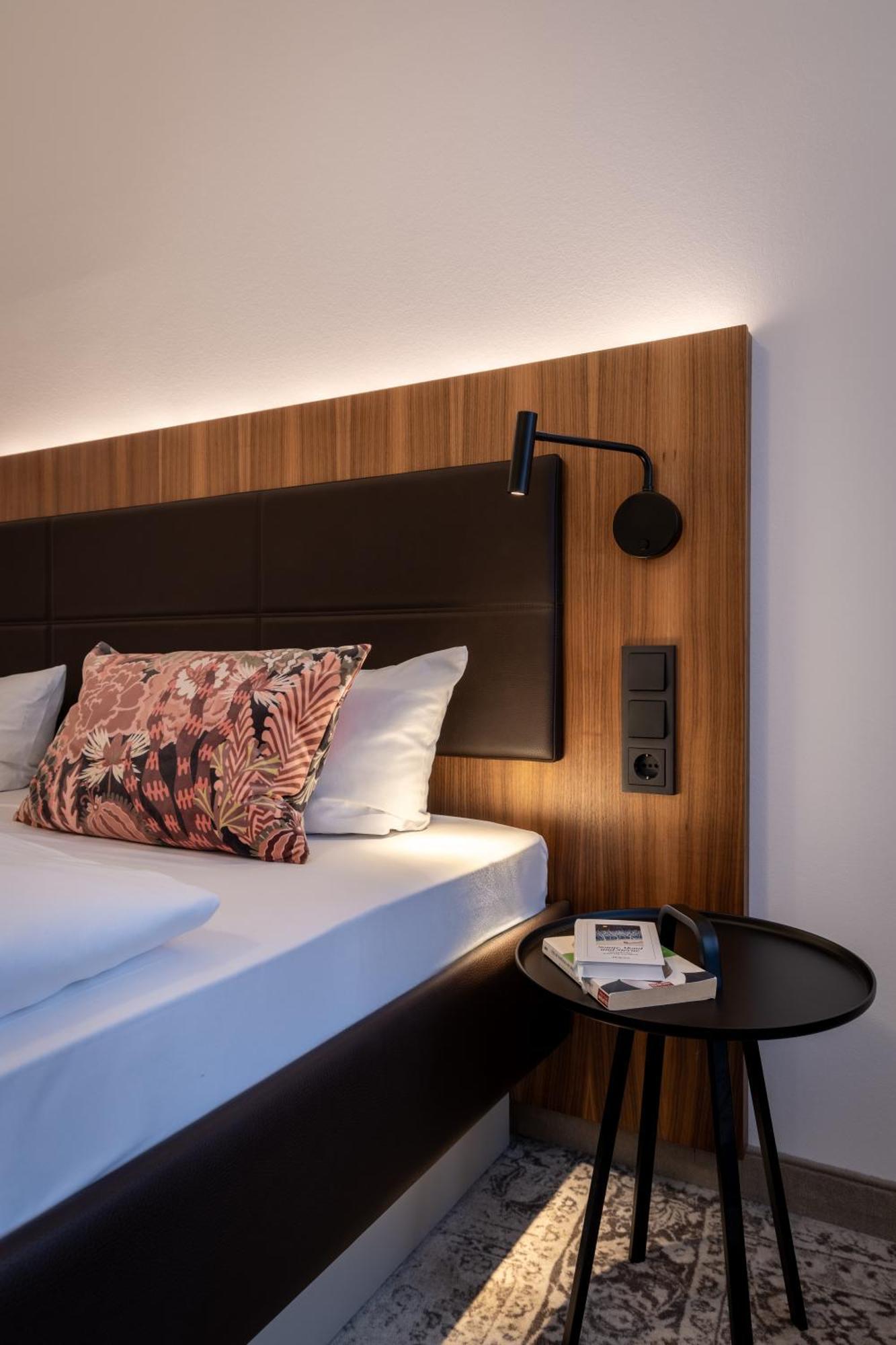 Hotel Alma Am Anger แอร์ฟวร์ท ภายนอก รูปภาพ